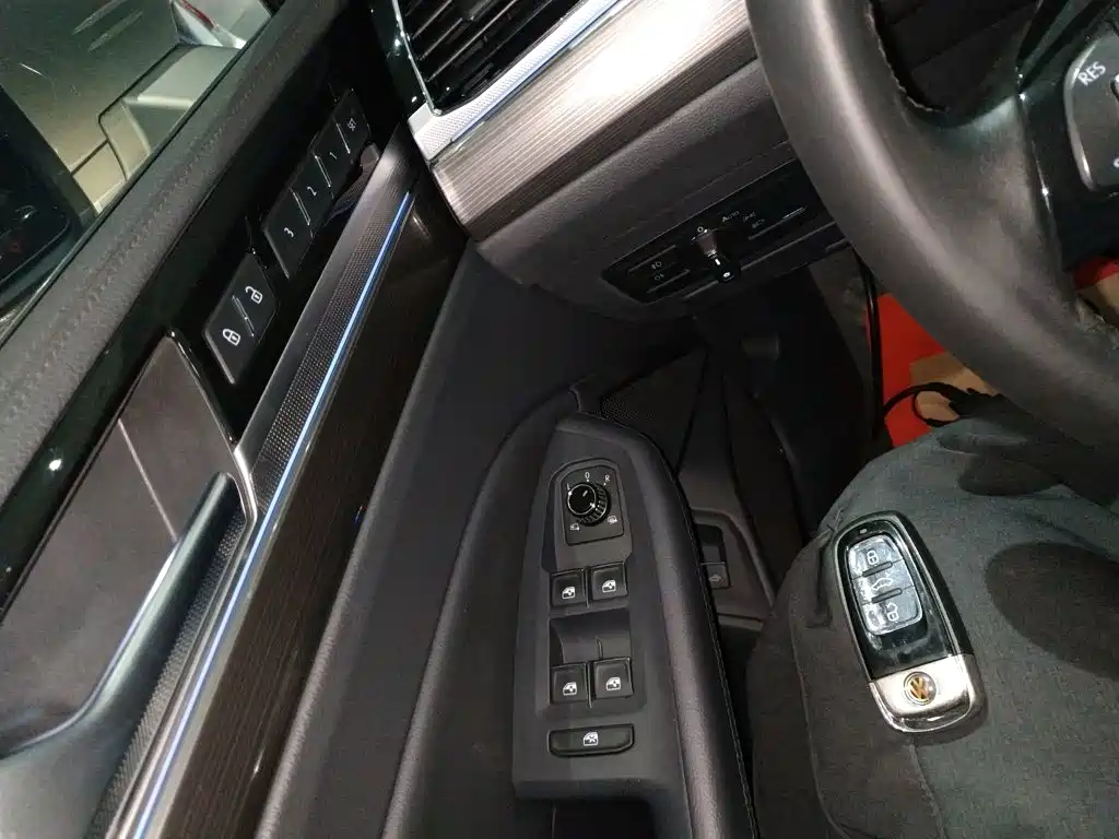 Volkswagen Phideon 2019 — фото 17