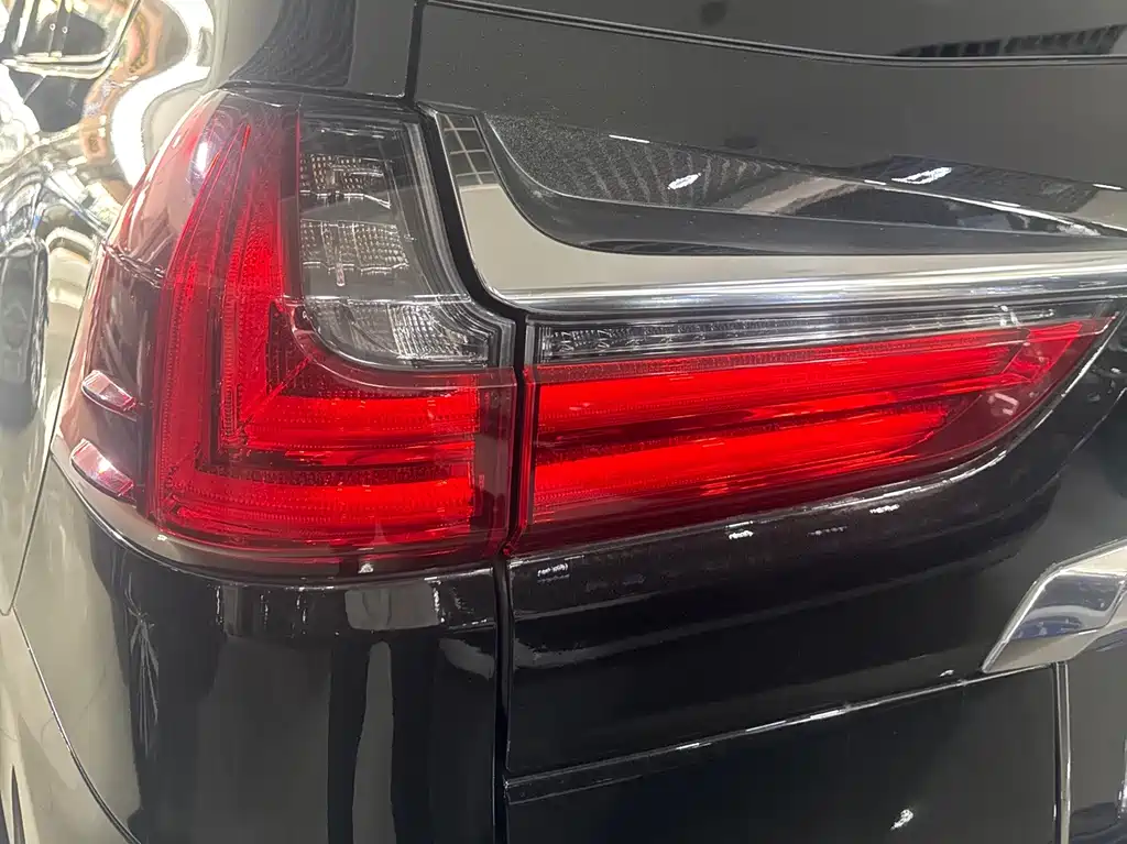 Lexus LX 2017 — фото 14