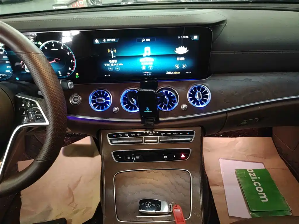 Mercedes-Benz E-Class 2020 — фото 13