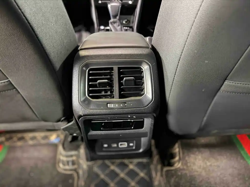 Volkswagen Tiguan L 2023 — фото 15