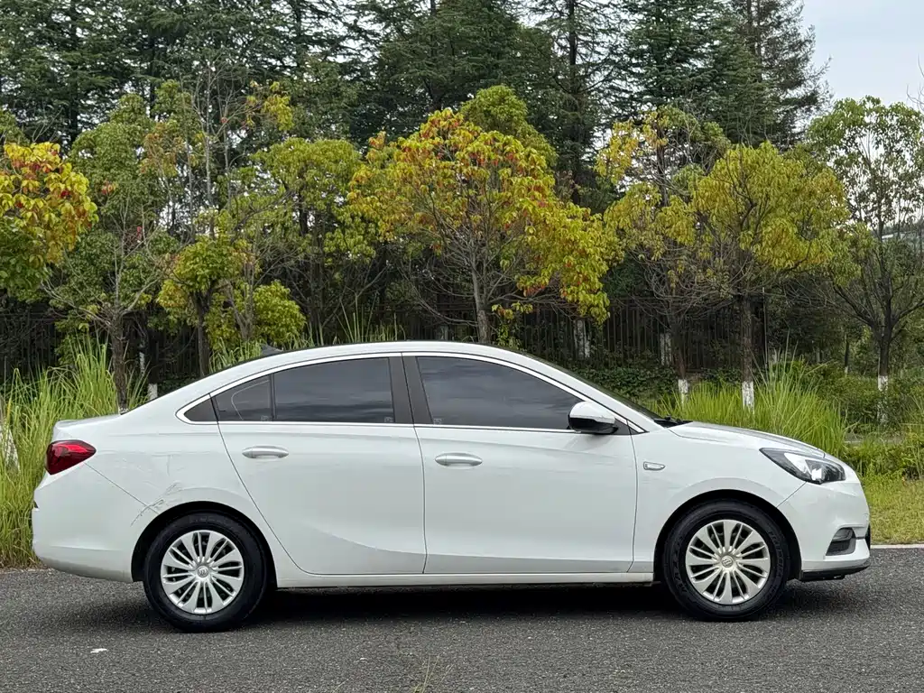 Buick Excelle 2019 — фото 11