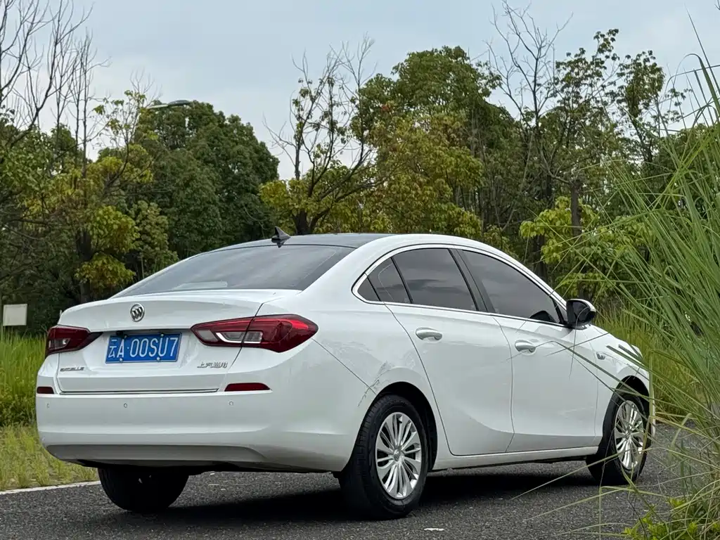 Buick Excelle 2019 — фото 12