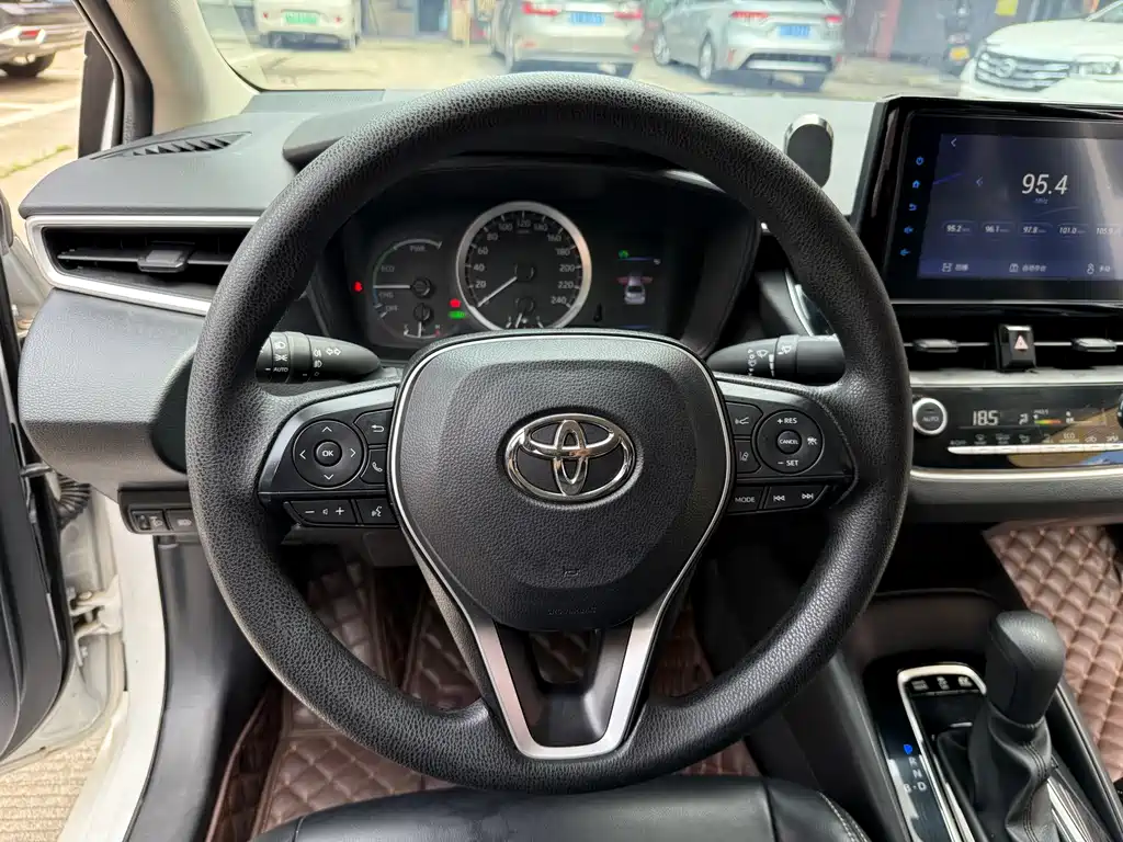 Toyota Corolla 2023 — фото 12
