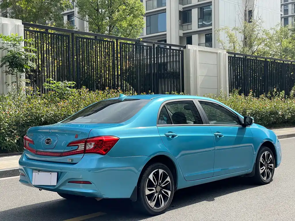 BYD Qin NEV 2016 — фото 6