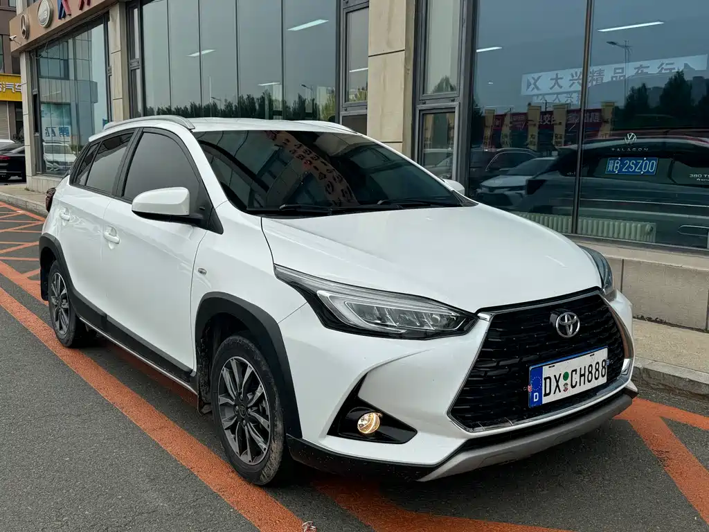 Toyota Yaris L 2022 — фото 3