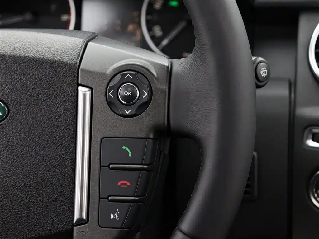 Land Rover Discovery 2011 — фото 16