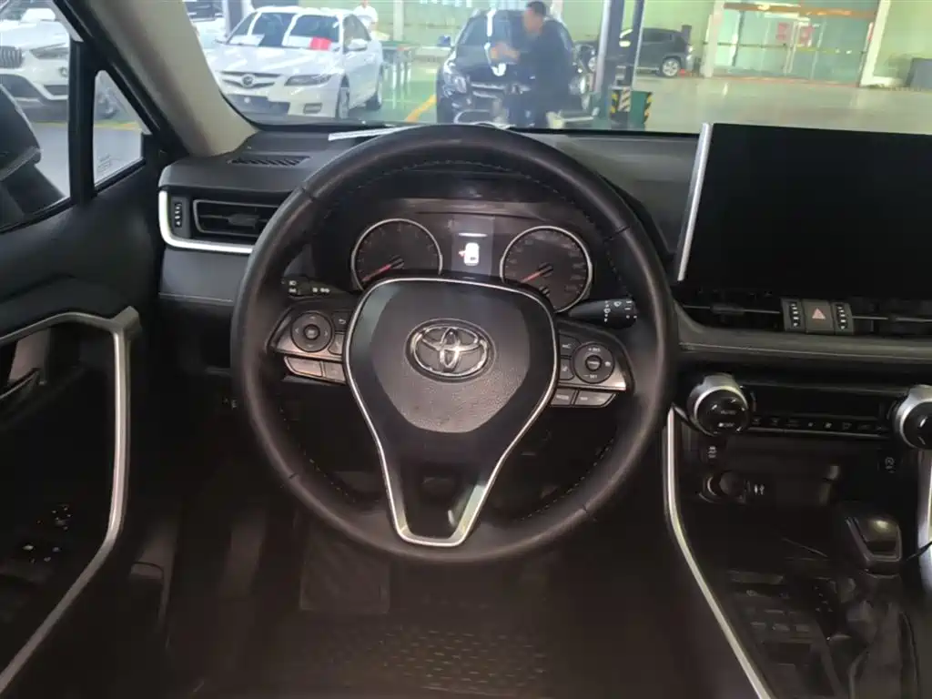 Toyota Wildlander 2021 — фото 11