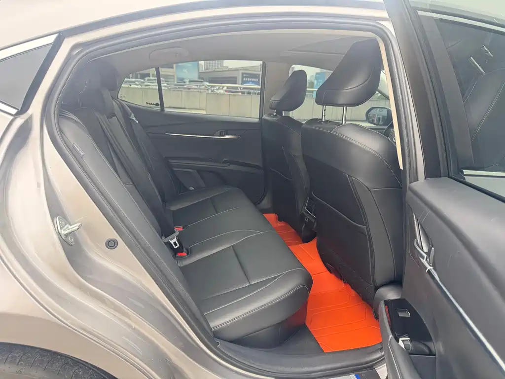Toyota Camry 2025 — фото 13