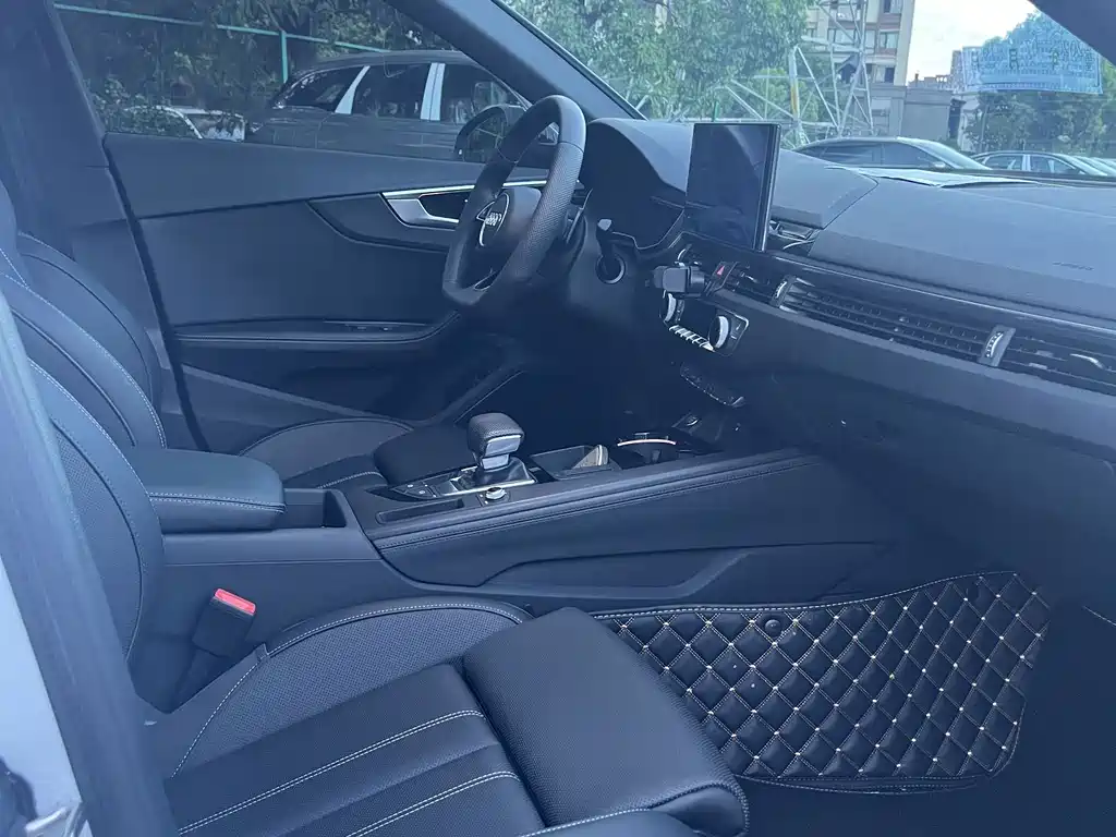 Audi A4L 2024
