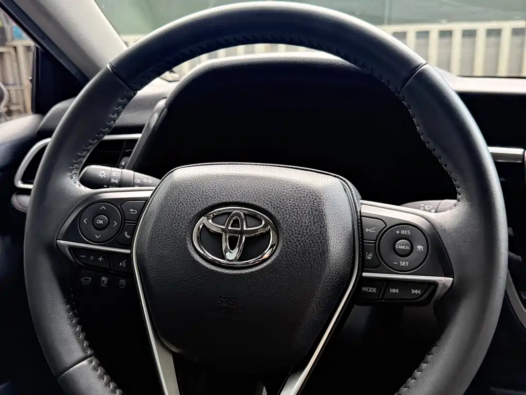 Toyota Camry 2021 — фото 17