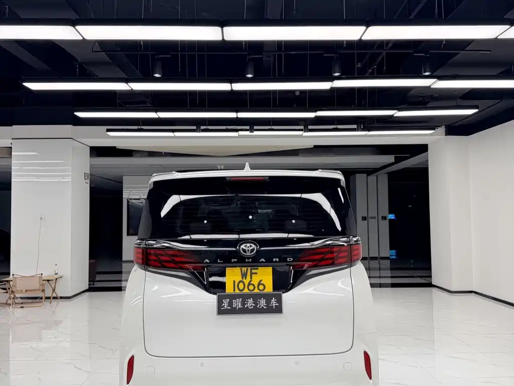 Toyota Alphard 2025 — фото 8