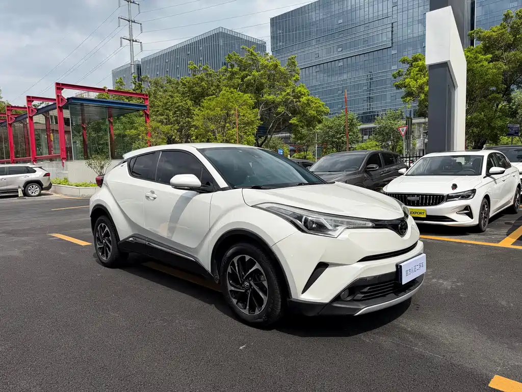 Toyota IZOA 2018 — фото 3