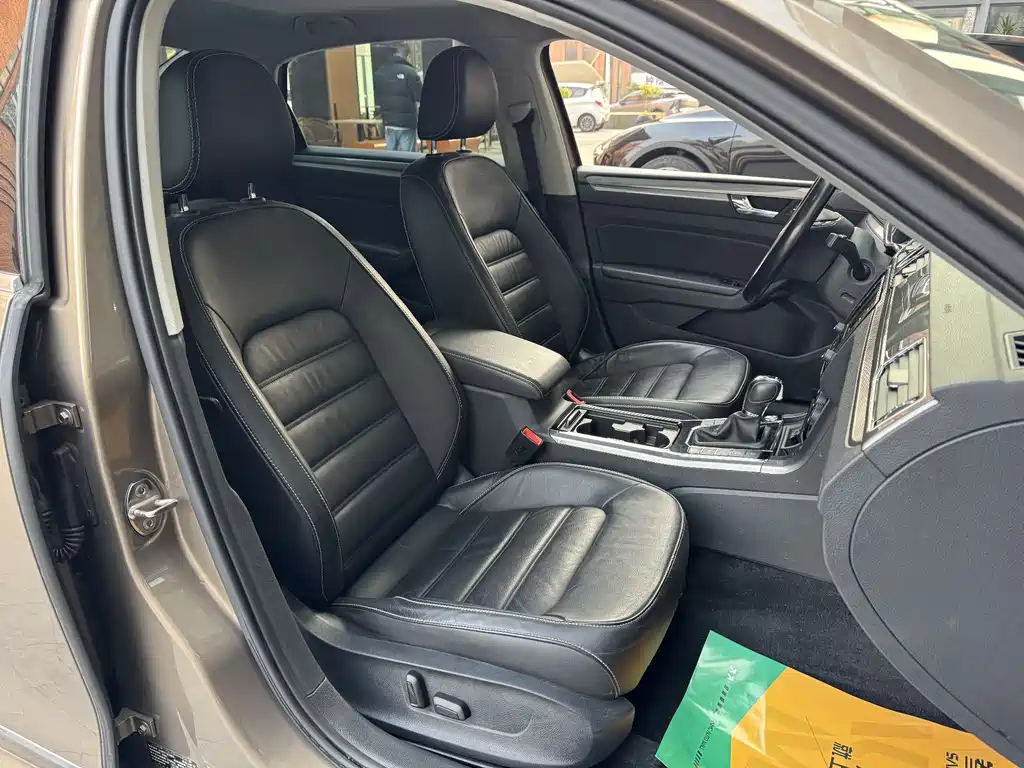 Volkswagen Passat 2018 — фото 17