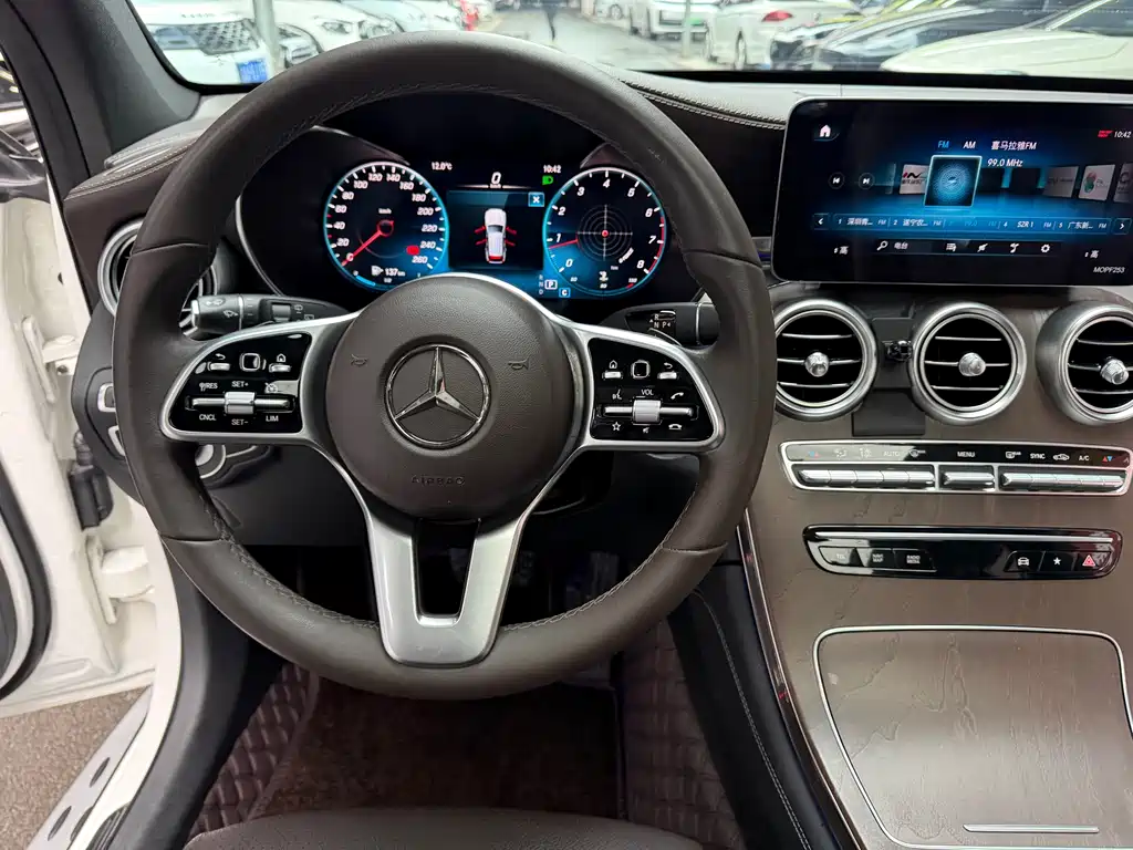 Mercedes-Benz GLC 2020 — фото 17