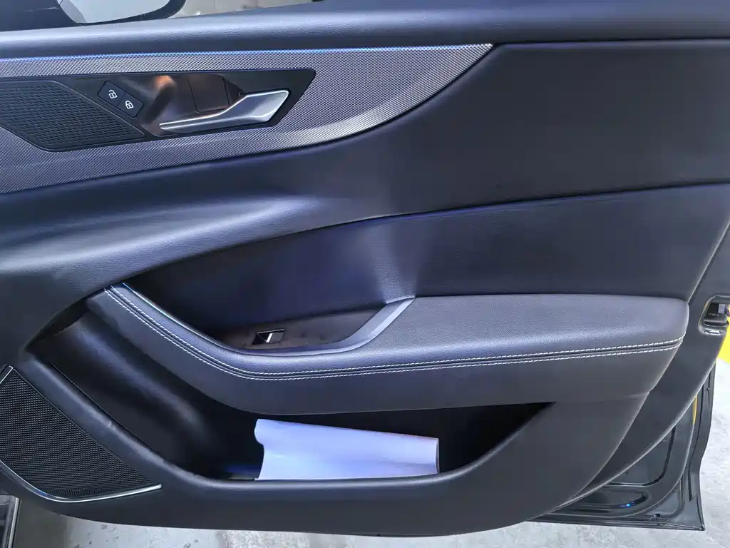 Jaguar XEL 2023 — фото 16