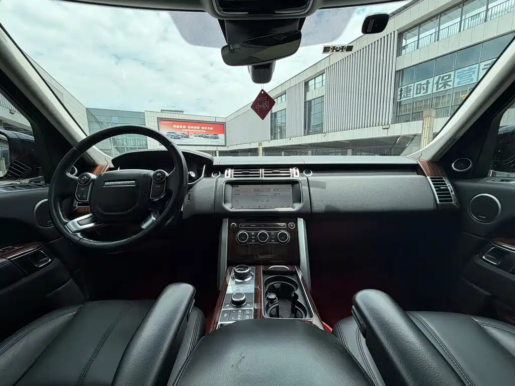 Land Rover Range Rover 2018 — фото 17