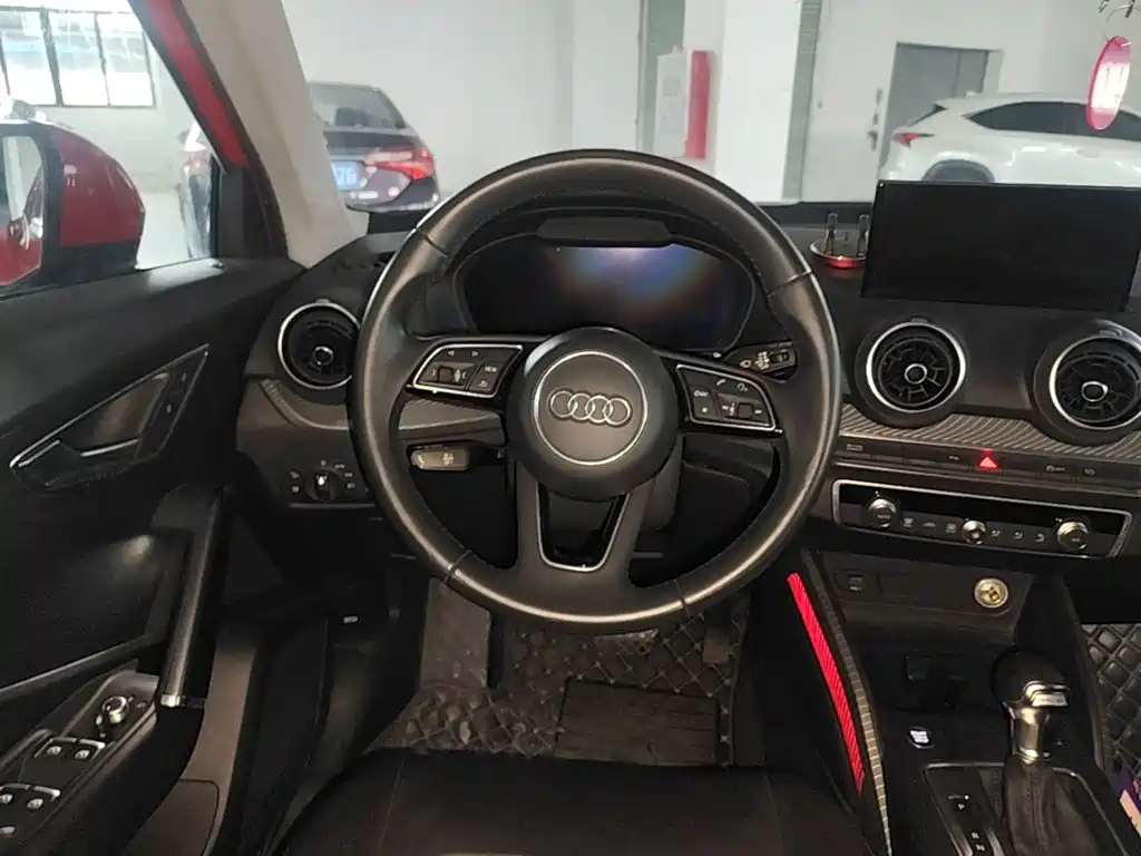 Audi Q2L e-tron 2020