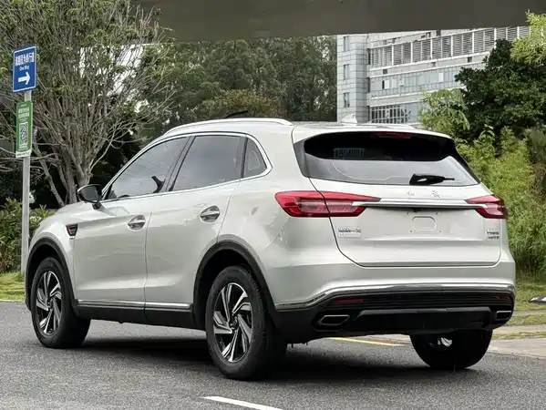 Hongqi HS5 2022
