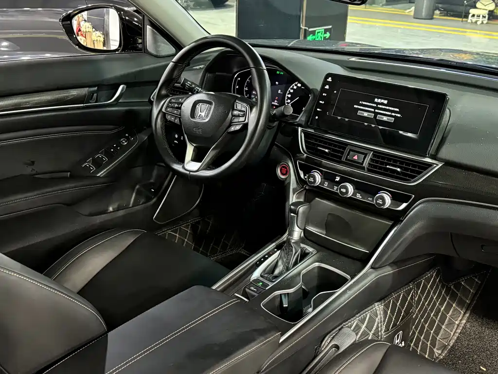 Honda Accord 2023 — фото 11