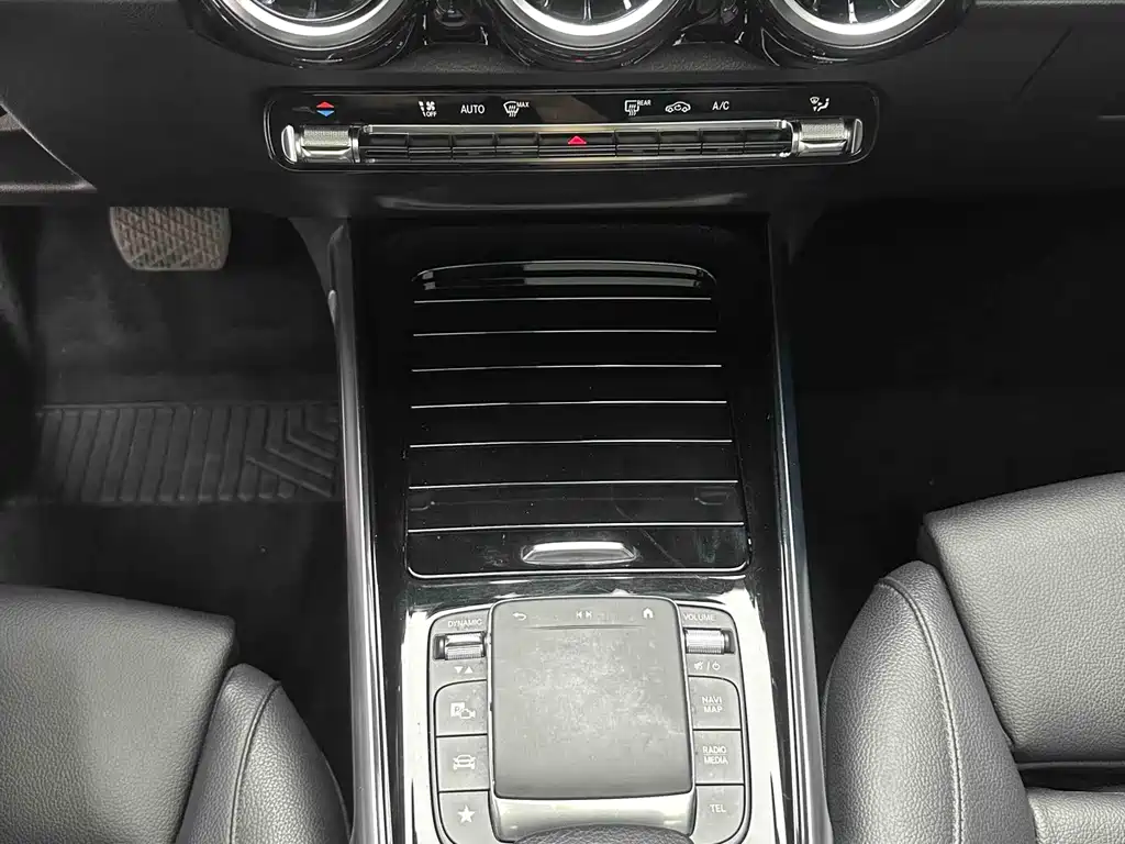 Mercedes-Benz GLB 2020 — фото 13