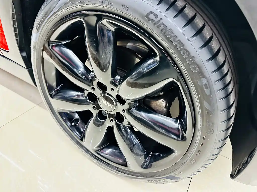MINI Clubman 2018 — фото 13