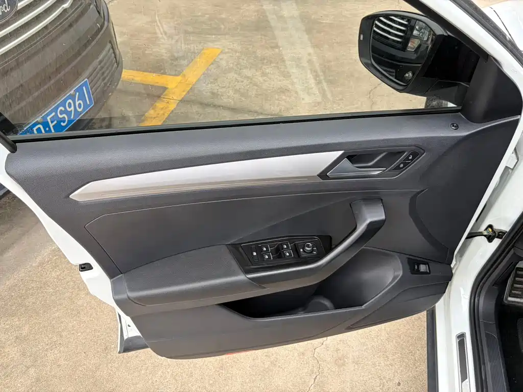 Volkswagen T-Roc 2022 — фото 16