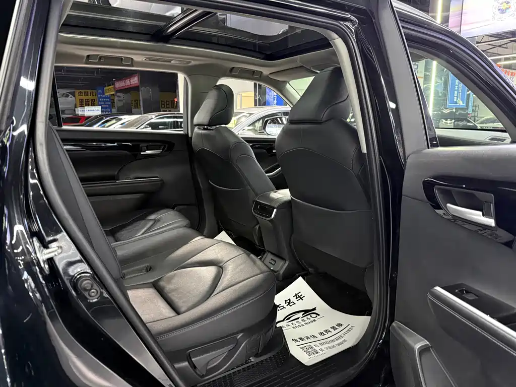 Toyota Highlander 2021 — фото 11