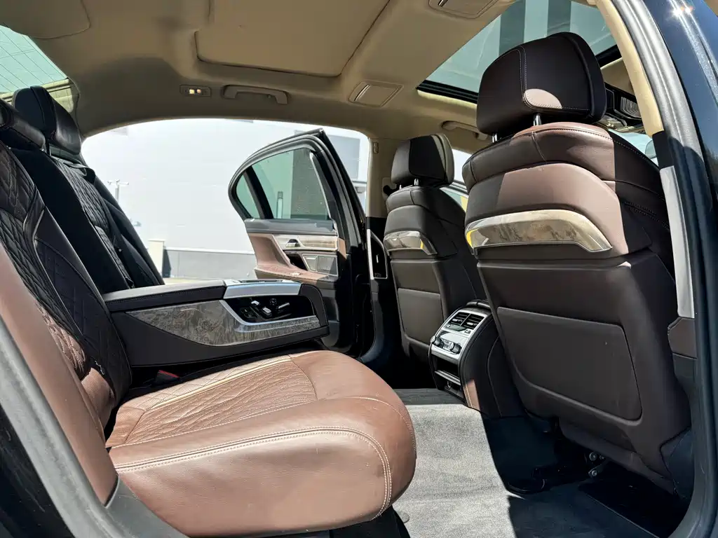 BMW 7 Series 2022 — фото 11