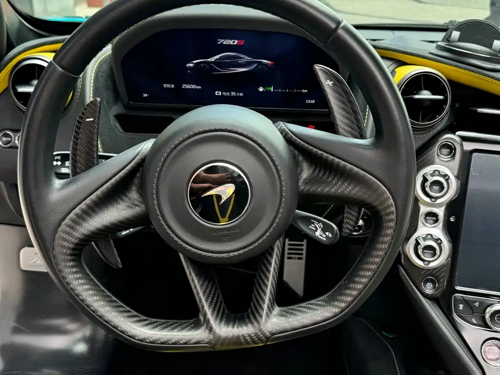 McLaren 720S 2020 — фото 13