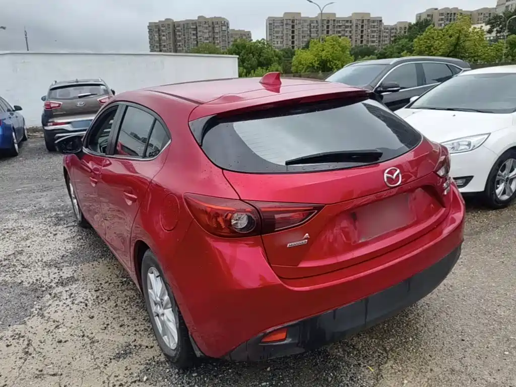 Mazda 3 Axela 2016