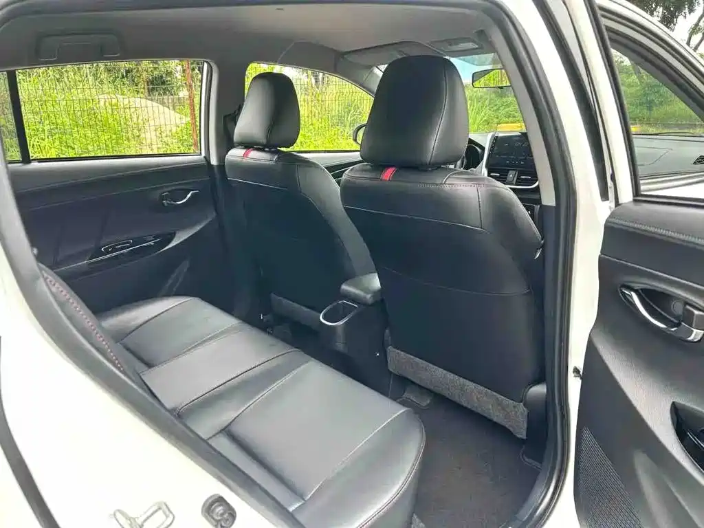 Toyota Yaris L 2023