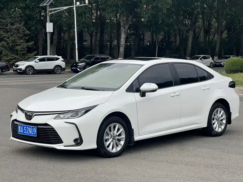 Toyota Corolla 2021 — фото 1