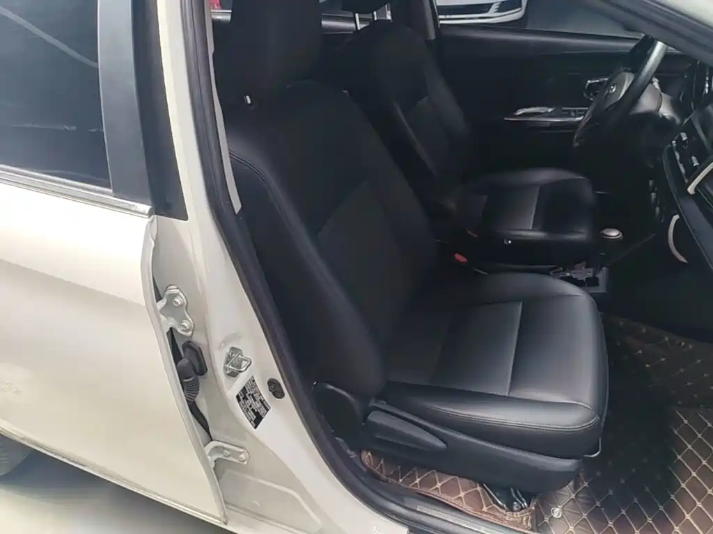 Toyota Yaris L 2015 — фото 25