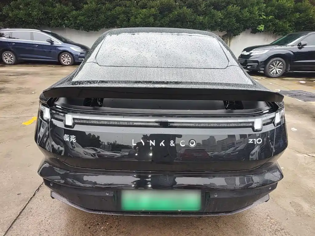 Lynk & Co Z10 2025