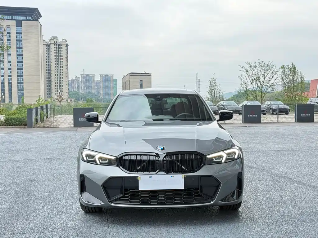 BMW 3 Series 2023 — фото 1