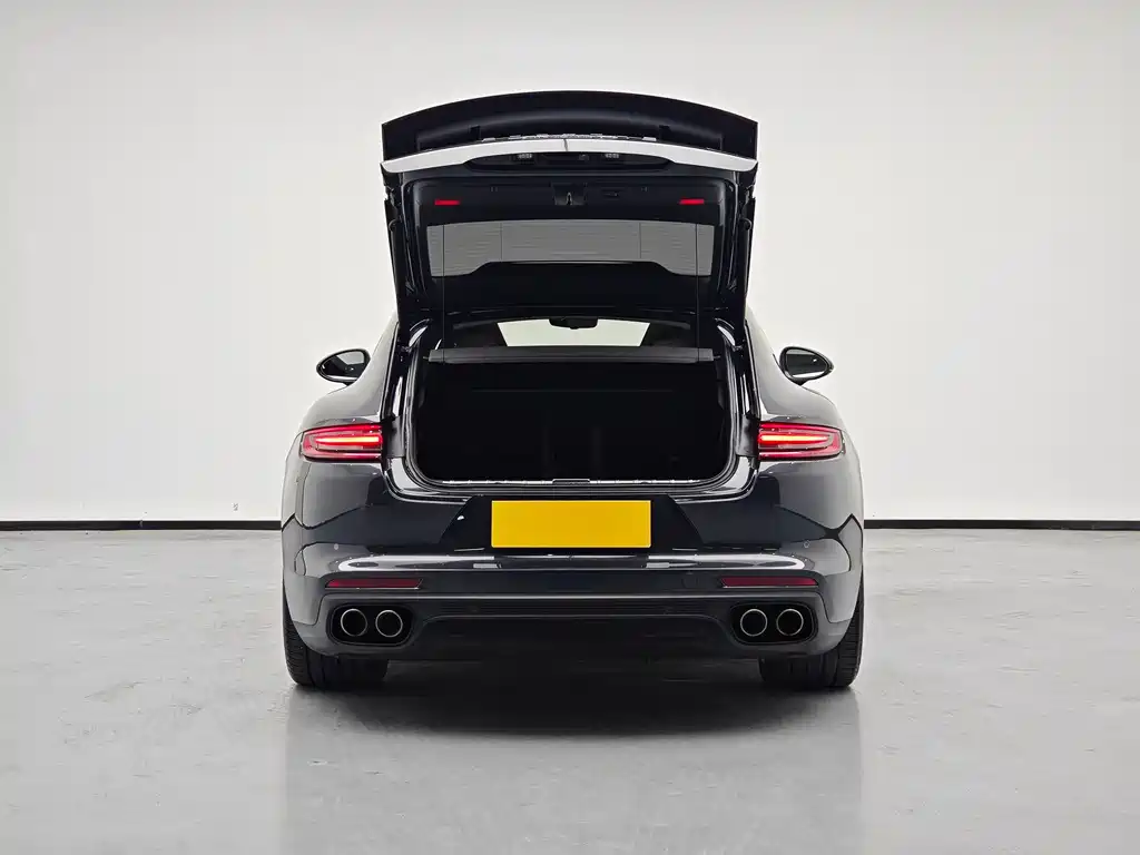Porsche Panamera 2018 — фото 29