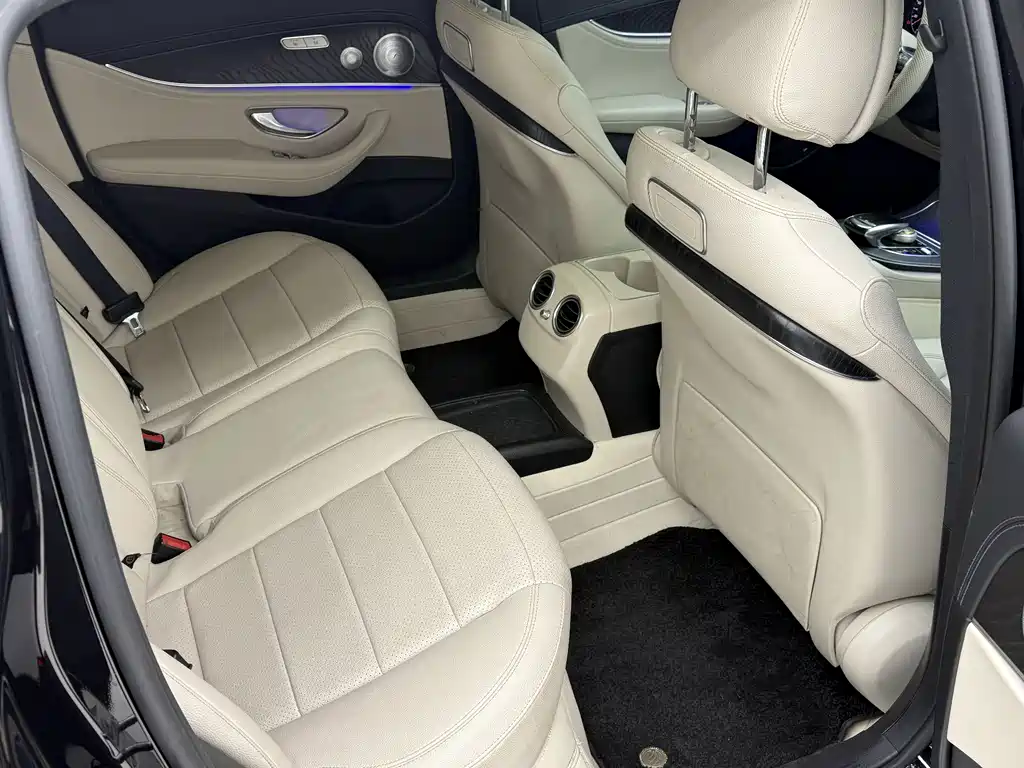 Mercedes-Benz E-Class 2017 — фото 16