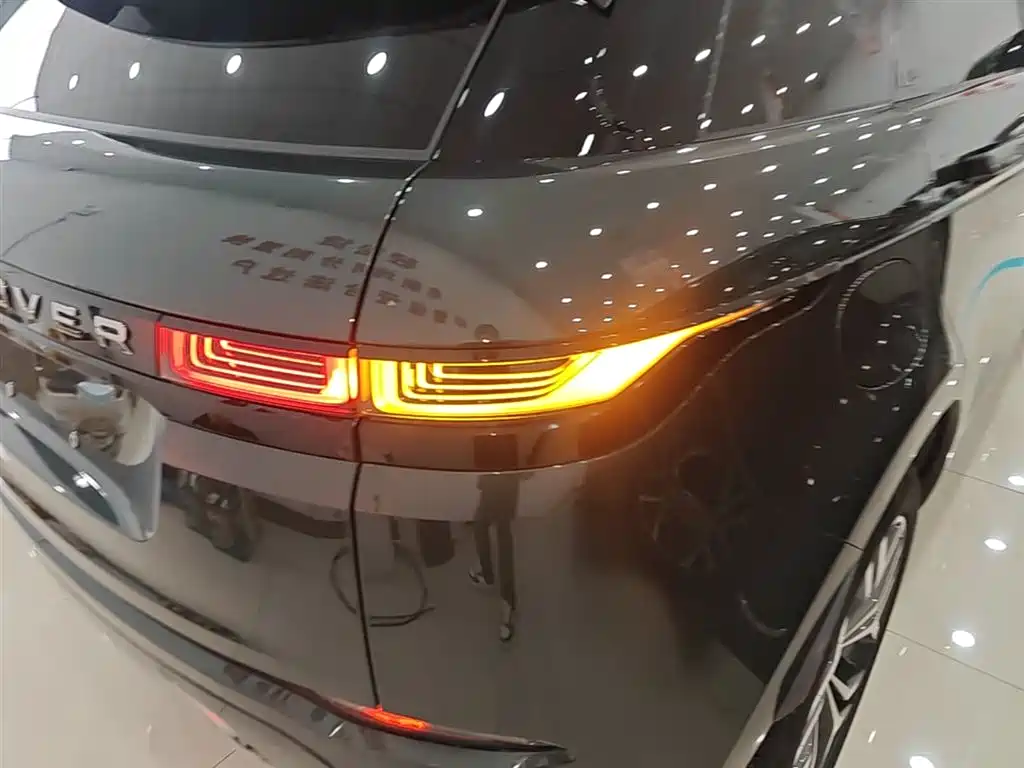Land Rover Evoque 2023 — фото 8