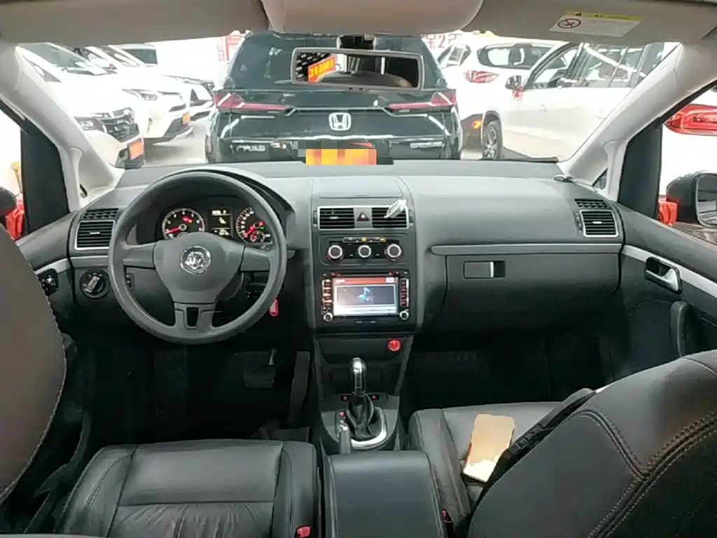 Volkswagen Touran 2015 — фото 10