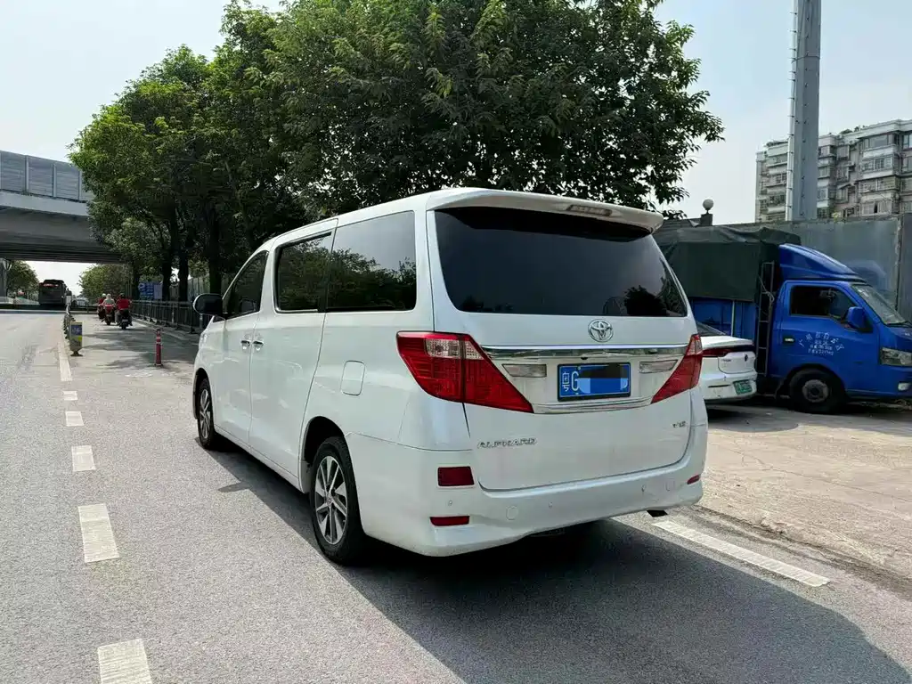 Toyota Alphard 2012 — фото 4