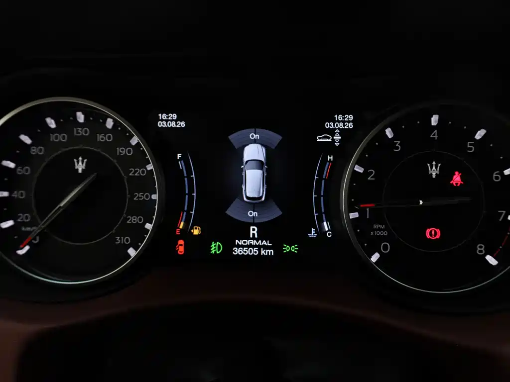 Maserati Levante 2023 — фото 13