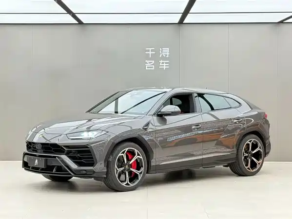 Lamborghini Urus 2021