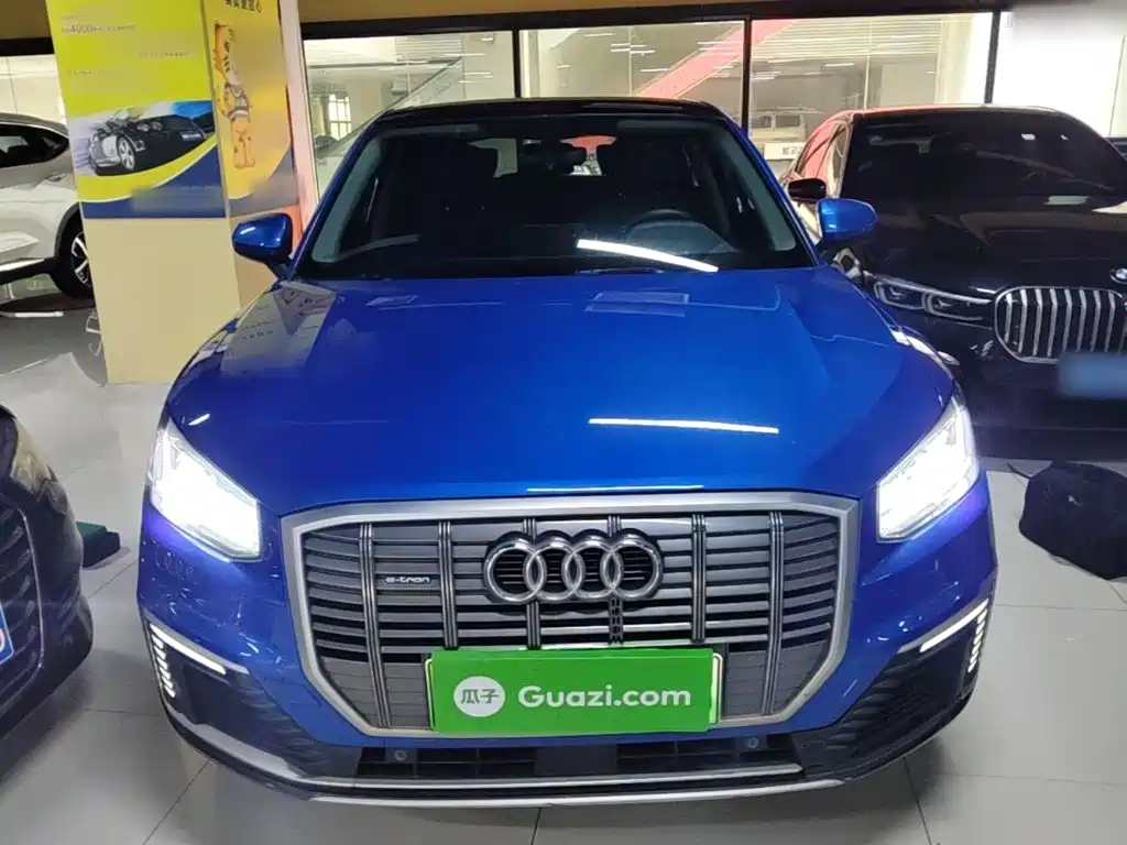 Audi Q2L E-Tron 2021