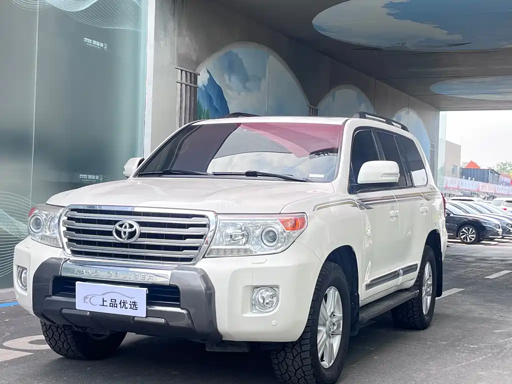 Toyota Land Cruiser 2013 — фото 1