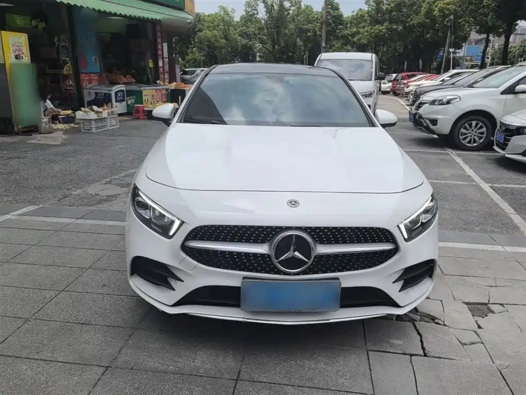 Mercedes-Benz A-Class 2019 — фото 3