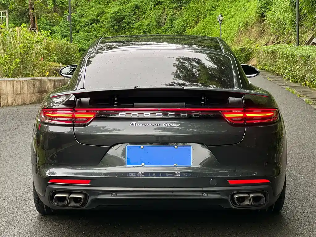 Porsche Panamera 2017 — фото 21