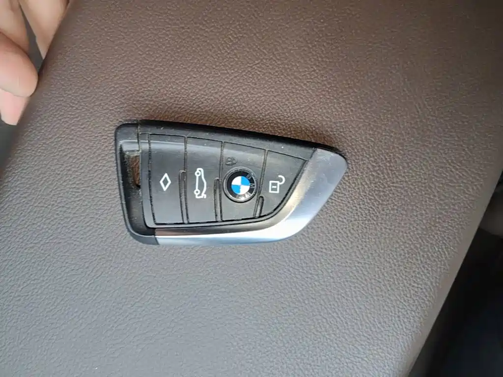 BMW iX3 2021 — фото 9
