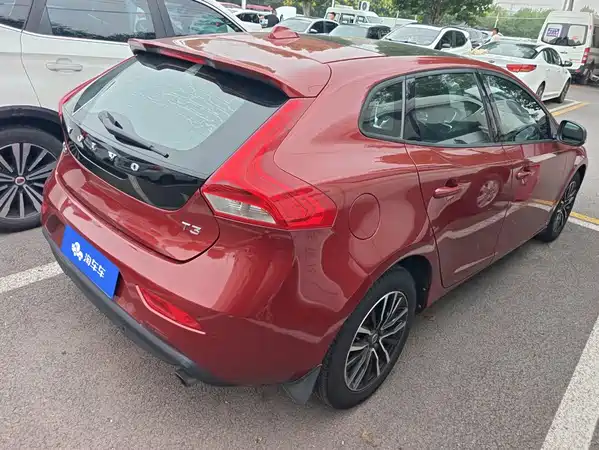 Volvo V40 2017