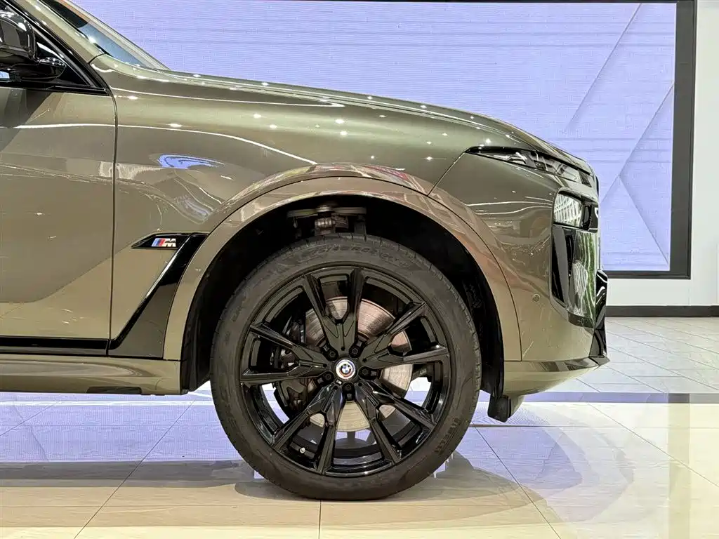 BMW X7 M60i 2023 — фото 5