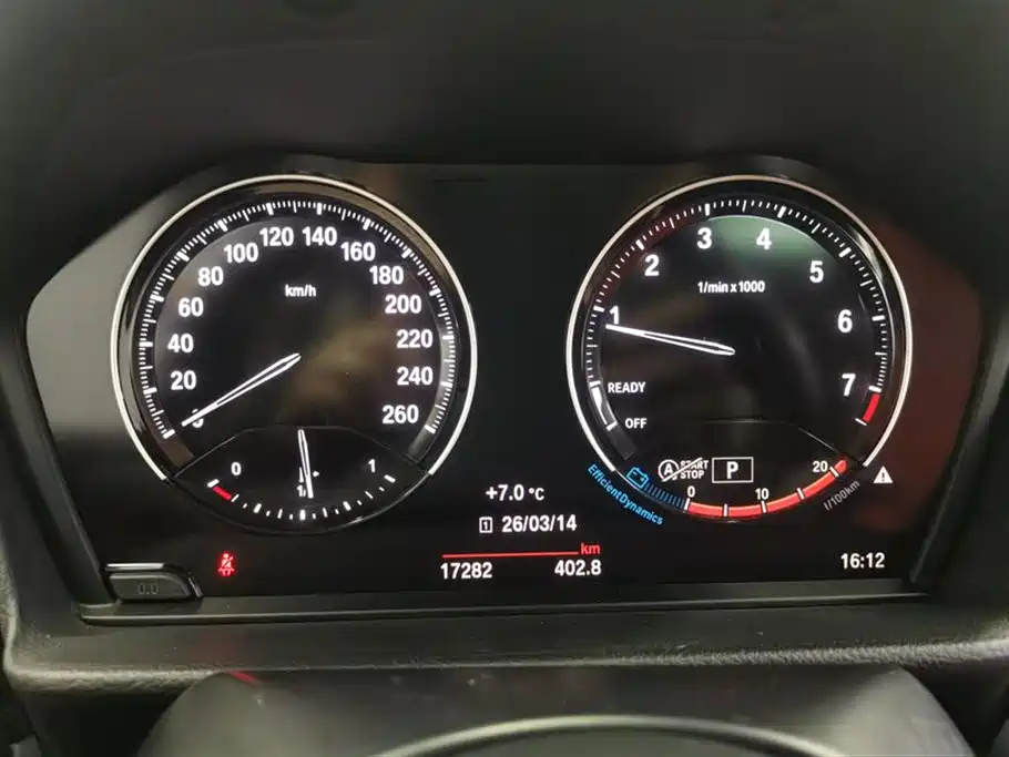 BMW 1 Series 2022 — фото 14